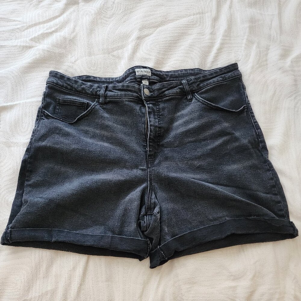 USED Ava&Viv Plus Size High Rise Midi Cuffed Jean Shorts - 24 Black/wash
